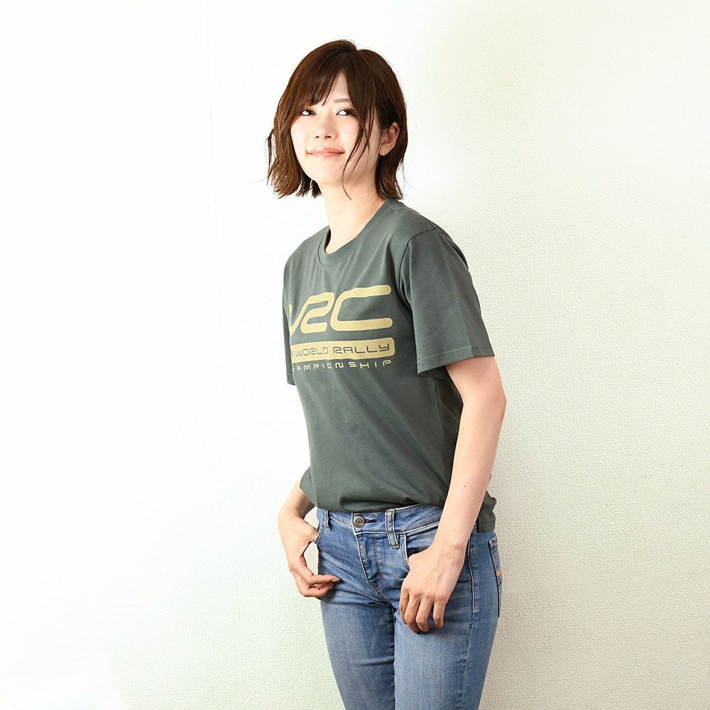 WRC｜WRCTシャツ クラシック｜オリーブ｜モデル着用