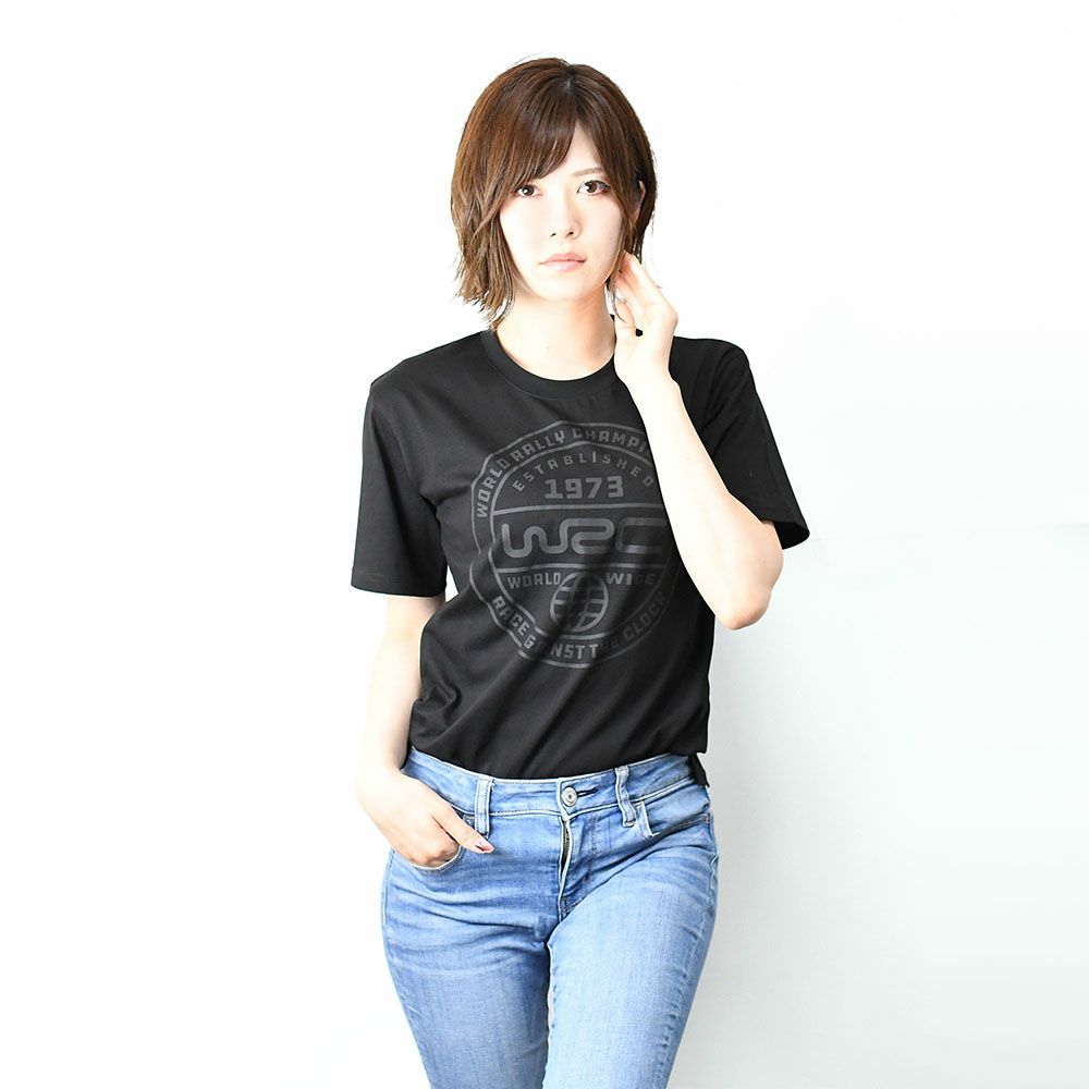 WRC｜WRCTシャツ サークル｜ブラック｜モデル着用