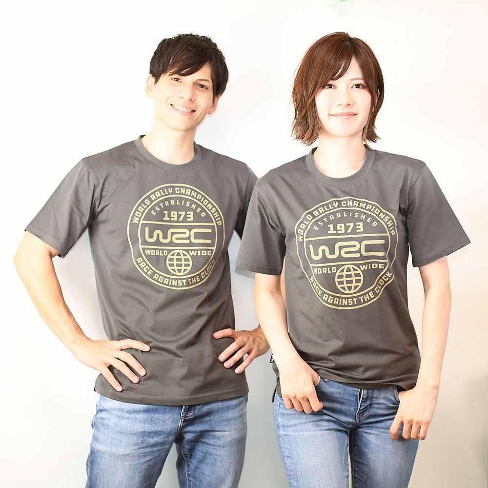 WRC｜WRCTシャツ サークル｜カーキ｜モデル着用