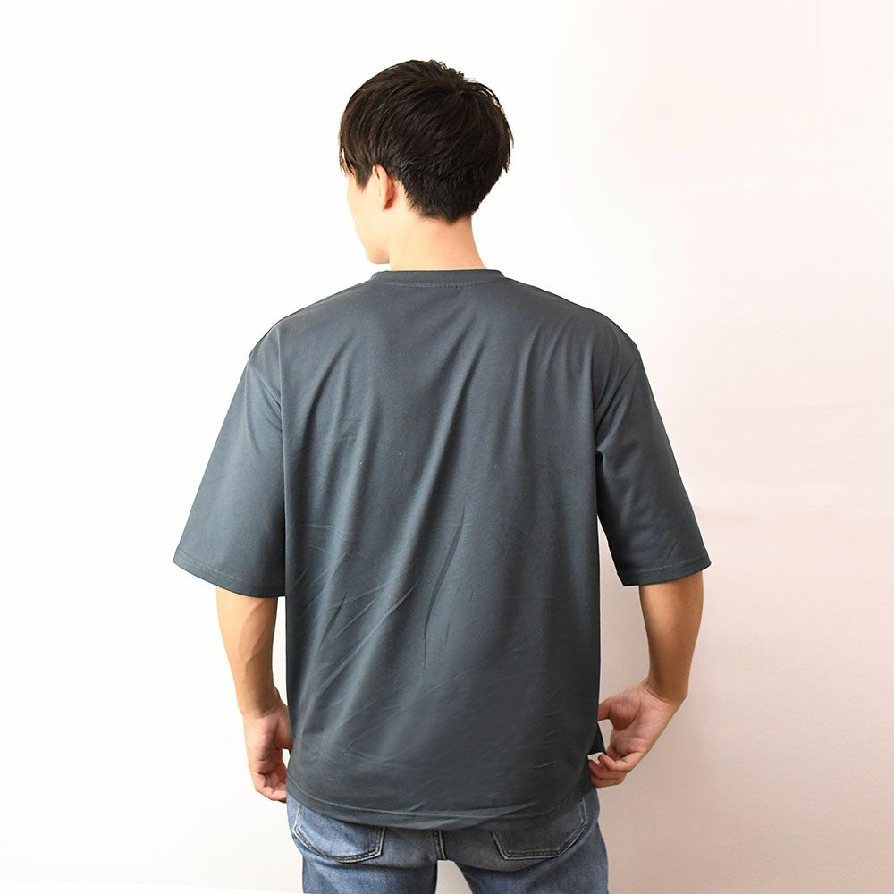 WRC｜WRCTシャツ カレッジ｜ネイビー｜モデル着用