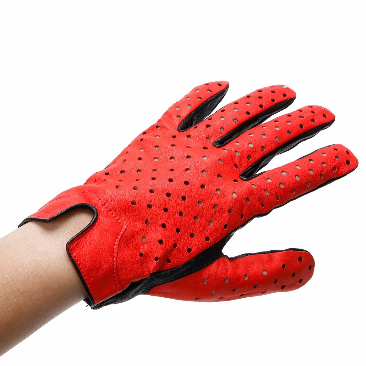 AUTODROMO｜パーフォレーテッド レザー ドライビング グローブ｜ロング｜レッド×ブラック｜モデル着用