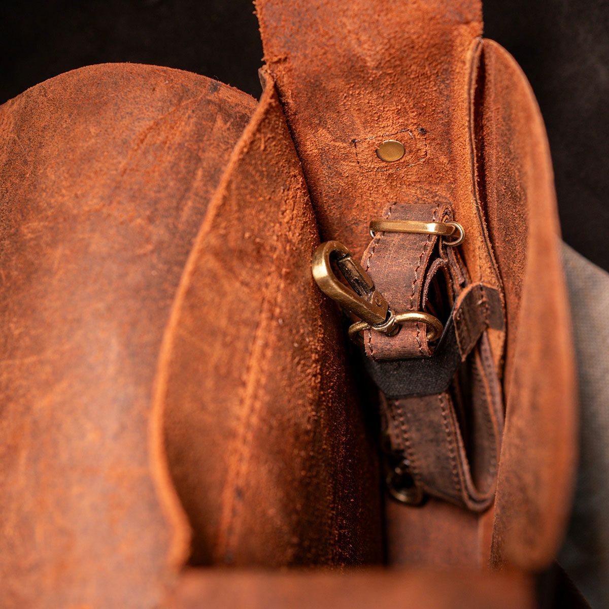 Trip Machine｜モト スリング バッグ｜サイドバッグ｜コニャック｜使用イメージ