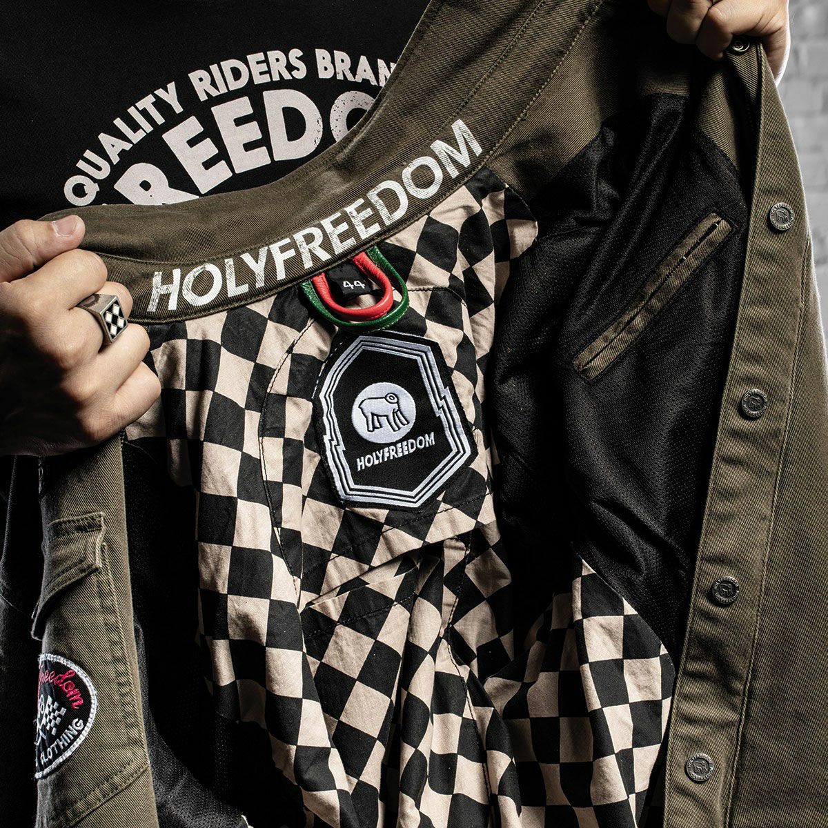 HolyFreedom｜リューテナント ジャケット｜ファブリック｜オリーブ｜モデル着用