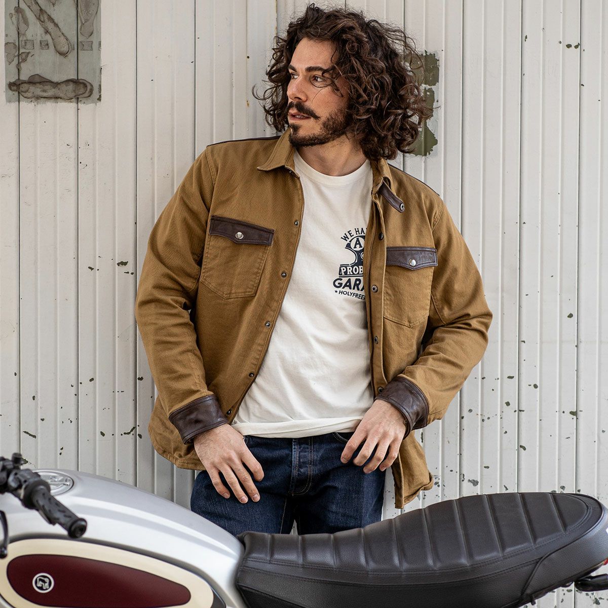 HolyFreedom｜コヨーテ ジャケット｜ファブリック｜コヨーテ×タン｜モデル着用