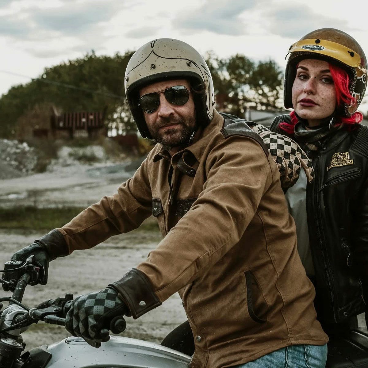 HolyFreedom｜コヨーテ ジャケット｜ファブリック｜コヨーテ×タン｜モデル着用