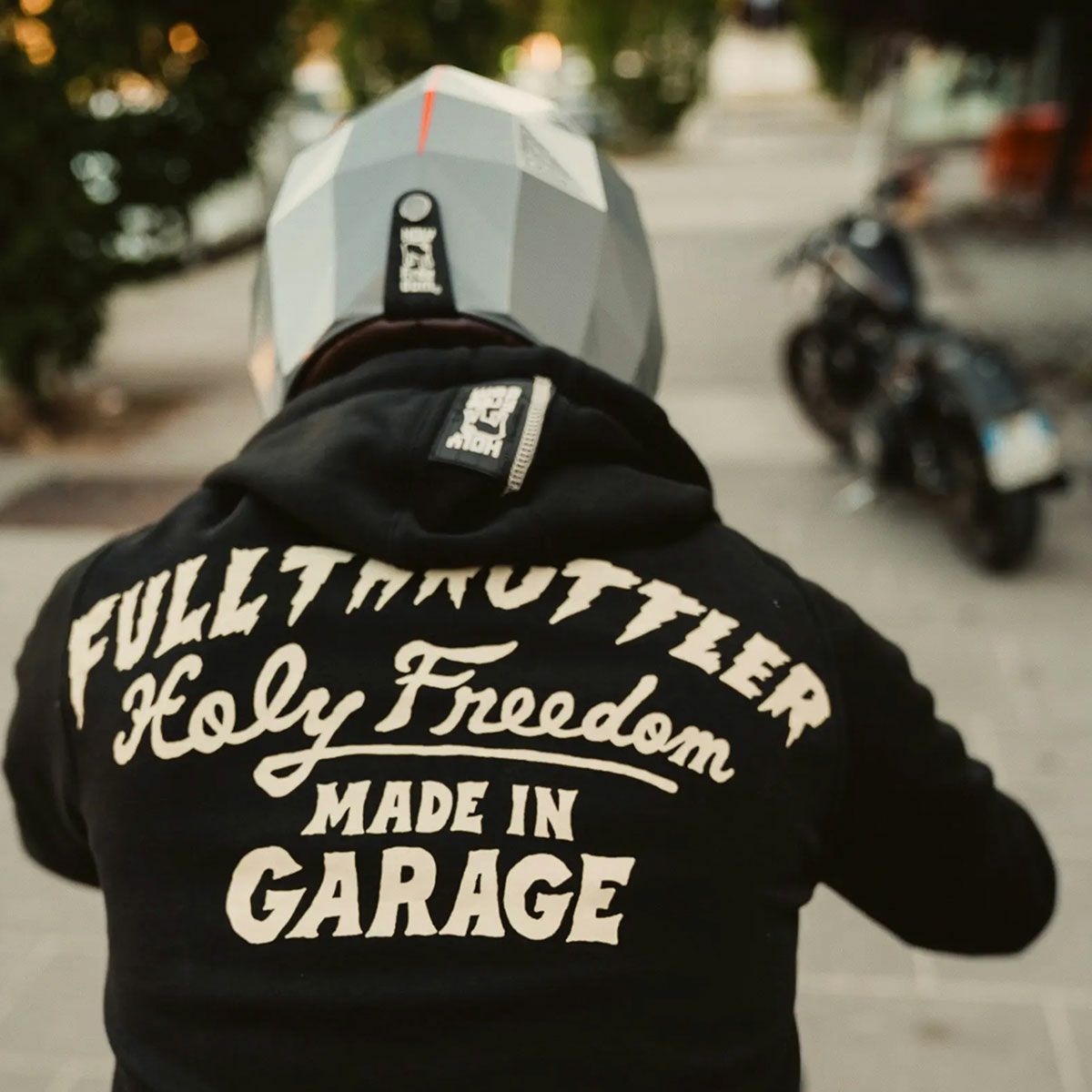 HolyFreedom｜ジャパン ドリーム スウェットシャツ｜フーディ｜ブラック｜モデル着用