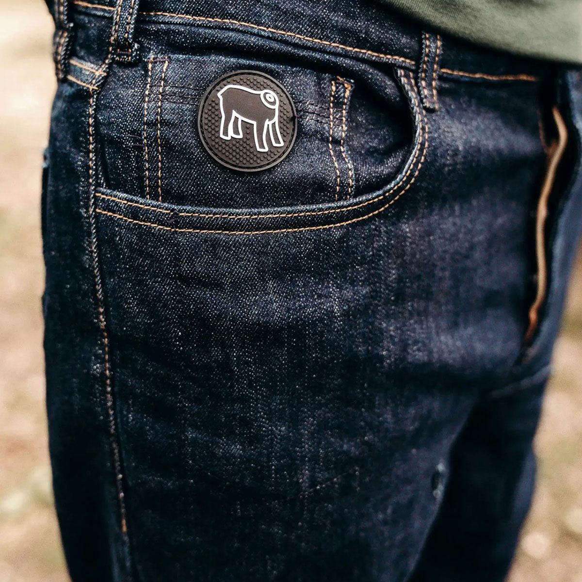 HolyFreedom｜リンスドジーンズ｜デニム｜インディゴ｜モデル着用