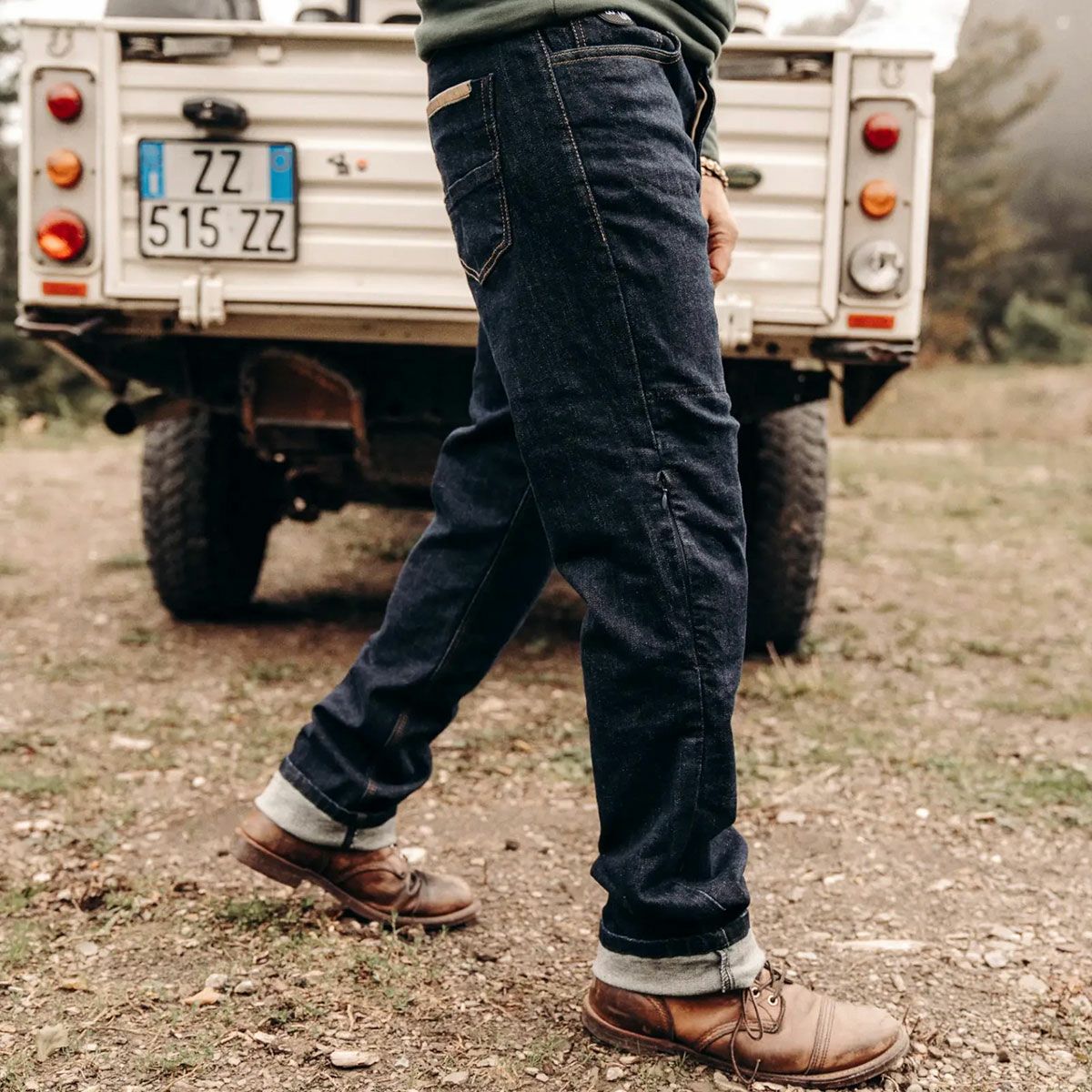 HolyFreedom｜リンスドジーンズ｜デニム｜インディゴ｜モデル着用