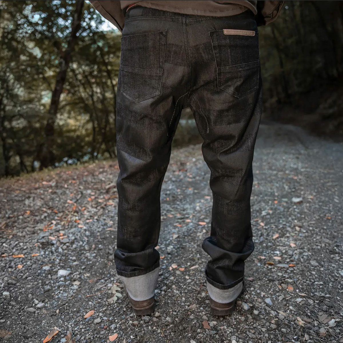 HolyFreedom｜カックル ブラックジーンズ｜デニム｜ブラック