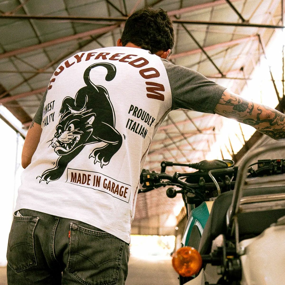 HolyFreedom｜フェリックス Tシャツ｜ホワイト×グレー