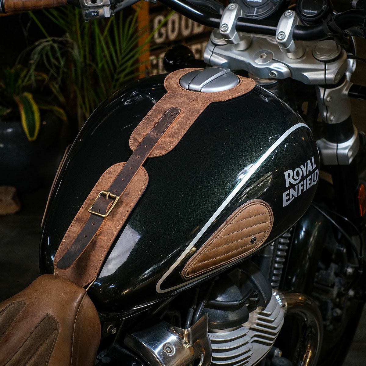 Trip Machine｜MOTO エクスクルーシブ タンクストラップ for SUPER METEOR / SHOTGUN650｜その他雑貨｜タバコブラウン