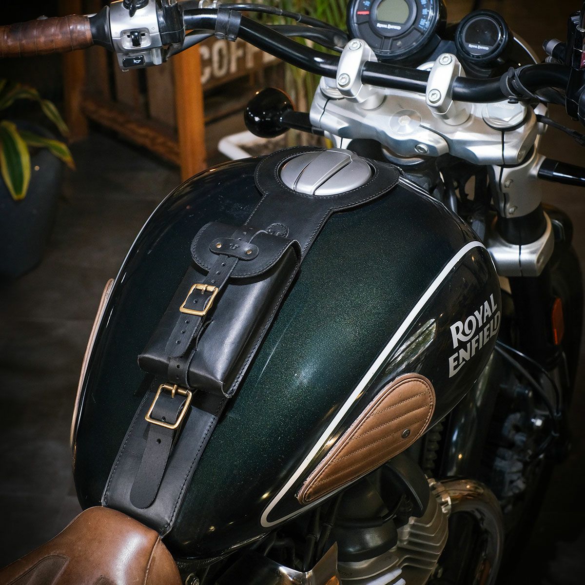 Trip Machine｜MOTO エクスクルーシブ ユーティリティポーチ｜その他バック｜ブラック｜使用イメージ