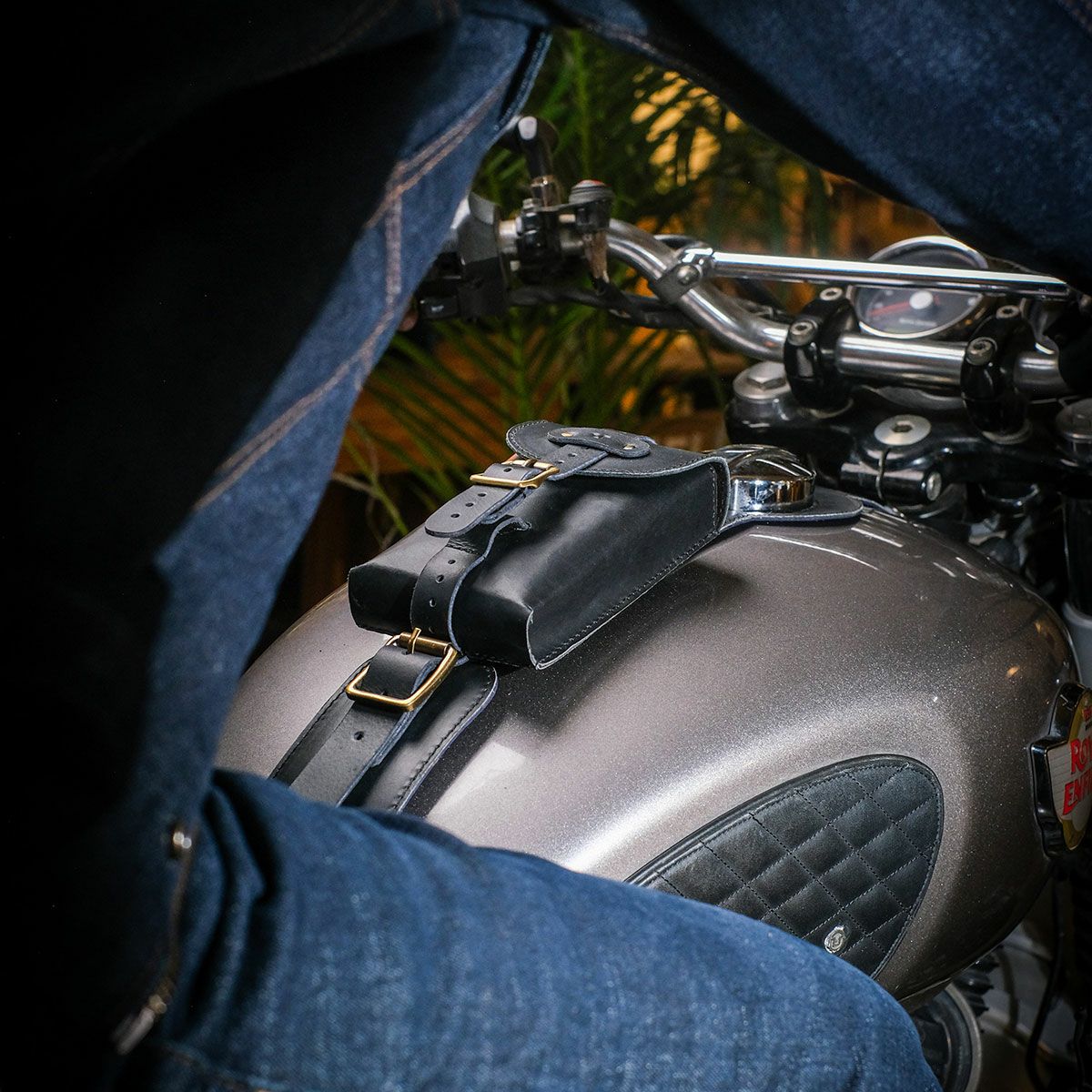 Trip Machine｜MOTO エクスクルーシブ ユーティリティポーチ｜その他バック｜ブラック｜使用イメージ