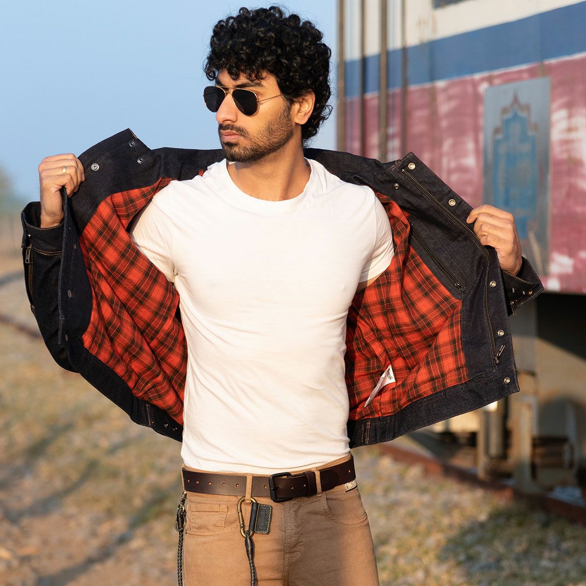 Trip Machine｜”ゼロ” デニム ライディングジャケット｜ファブリック｜インディゴ｜モデル着用