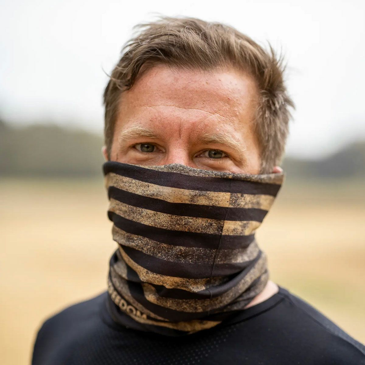 HolyFreedom｜プリマロフト マルチ ファンクション チューブ｜ネックカバー｜ORO｜モデル着用