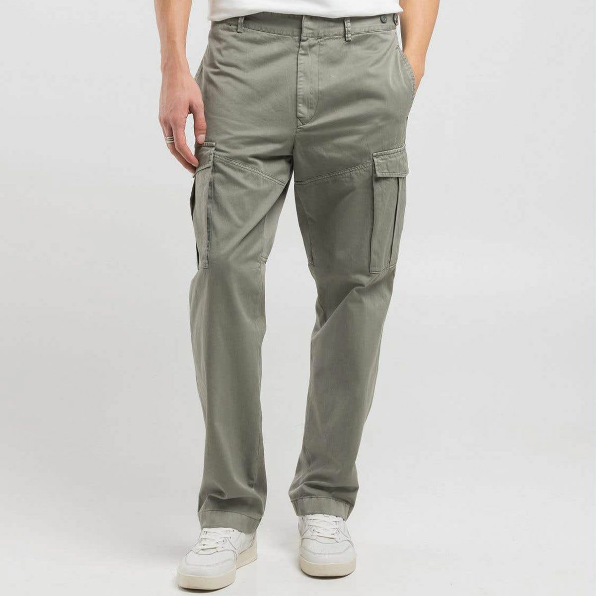 Replay｜ツイル カーゴ パンツ｜チノ・カーゴ｜グレーミリタリー｜モデル着用