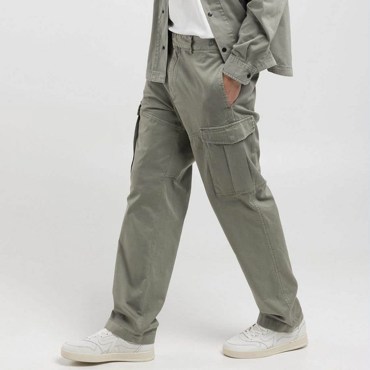 Replay｜ツイル カーゴ パンツ｜チノ・カーゴ｜グレーミリタリー｜モデル着用