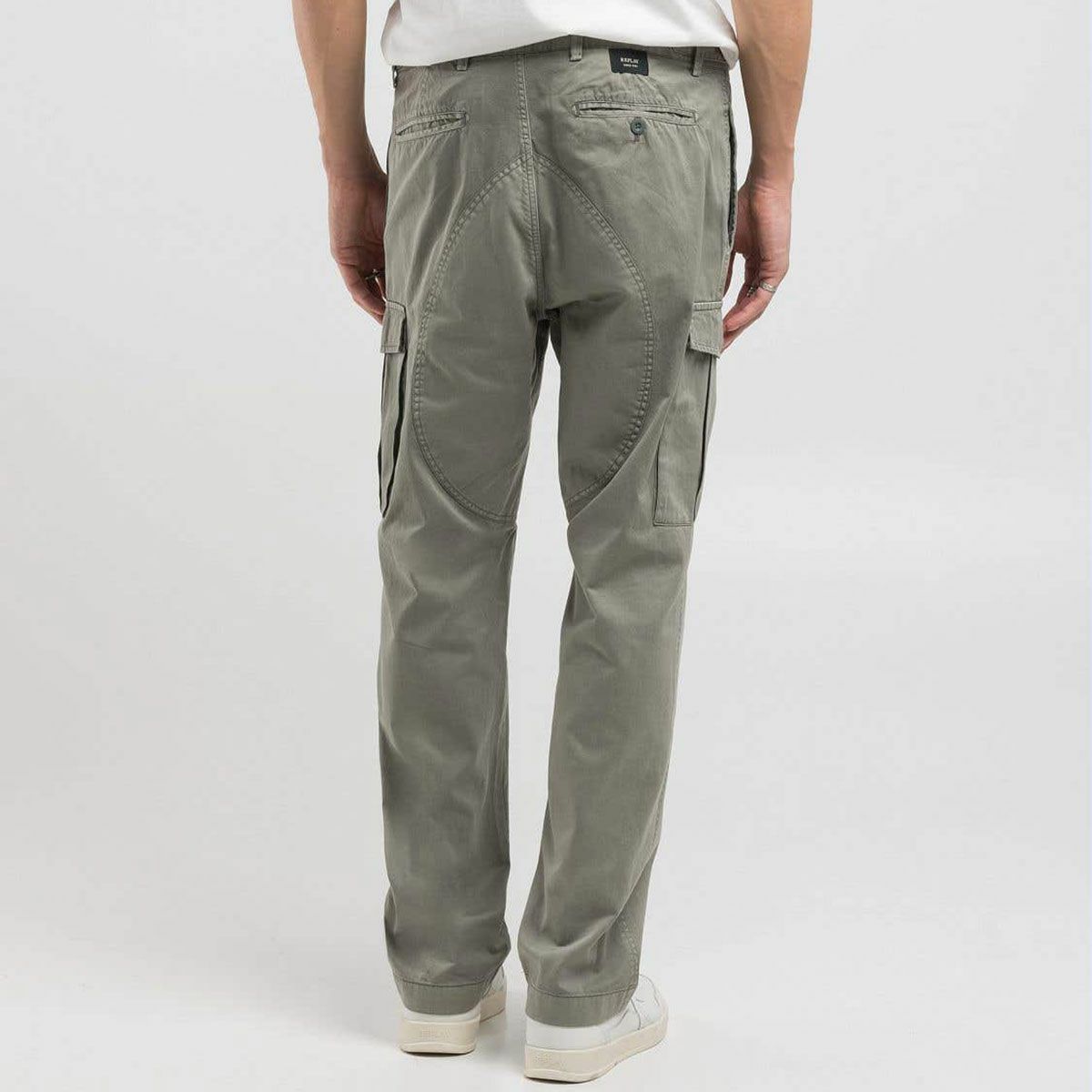 Replay｜ツイル カーゴ パンツ｜チノ・カーゴ｜グレーミリタリー｜モデル着用