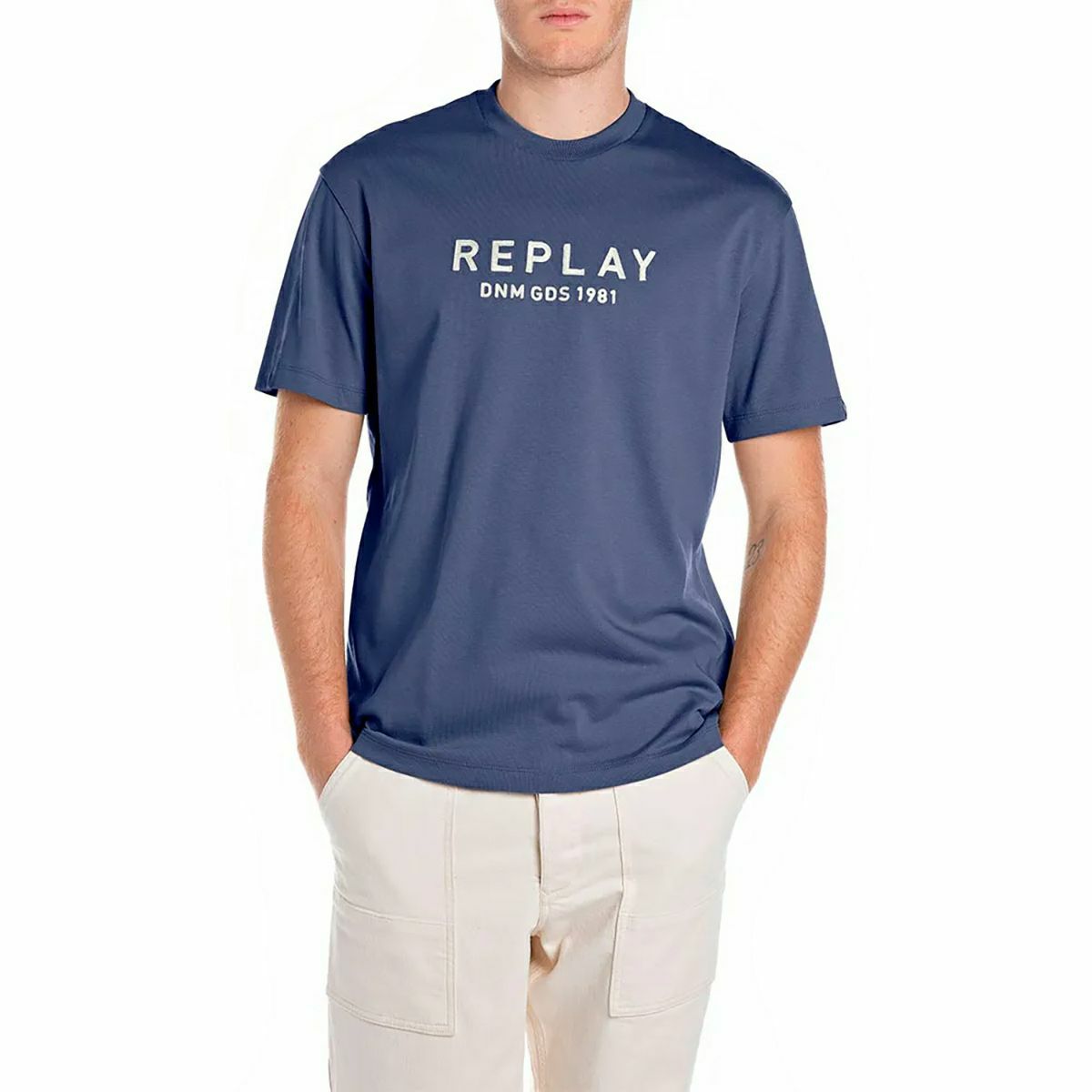 Replay｜リラックスフィット レタリング Tシャツ｜ミディアムブルー｜モデル着用