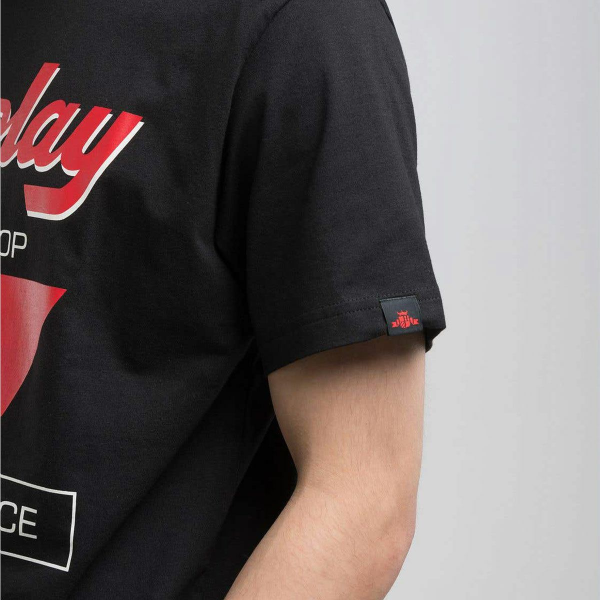 Replay｜フロント プリント Tシャツ｜ブラック｜モデル着用