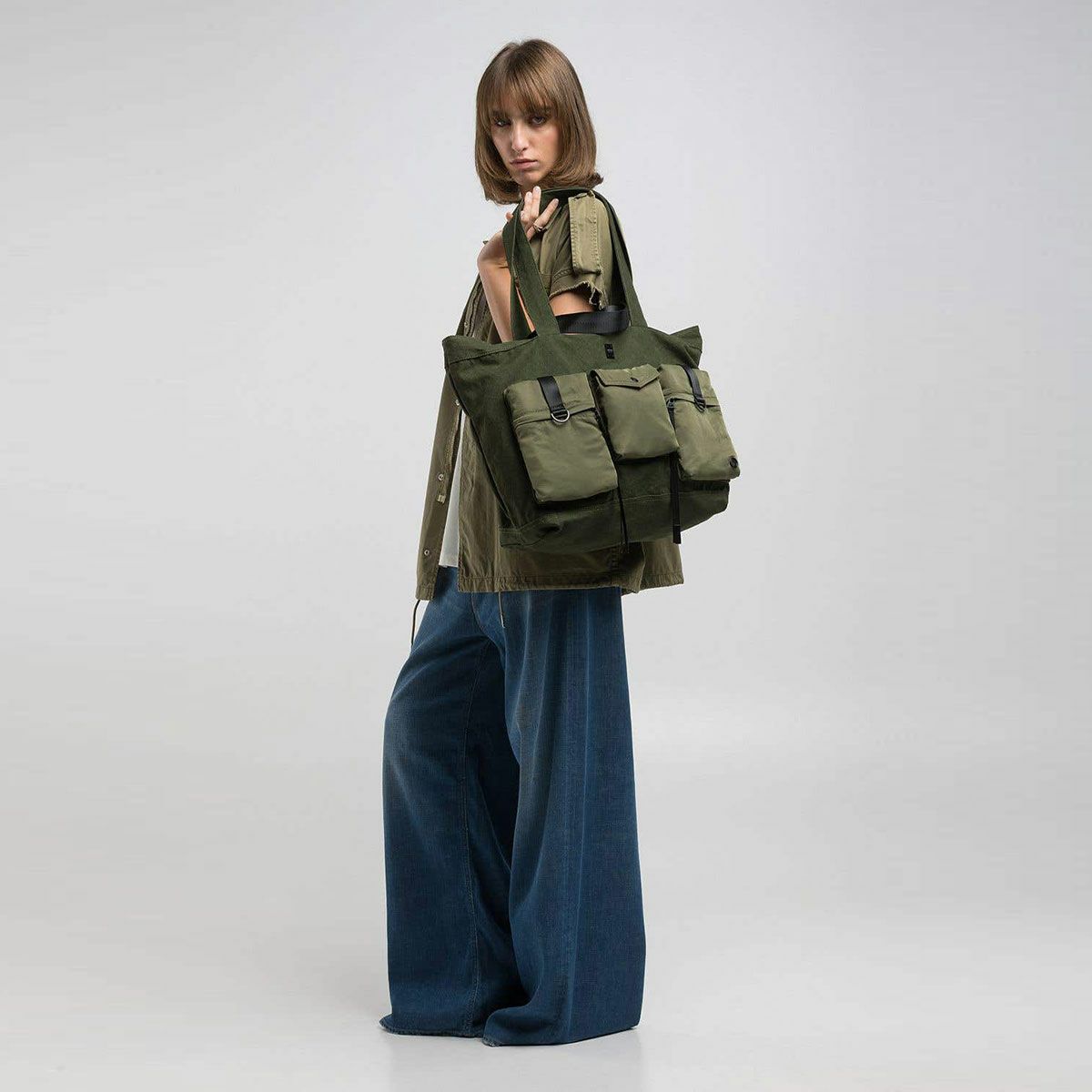 Replay｜ドローストリング ツイル シャツ｜ウィードグリーン｜モデル着用