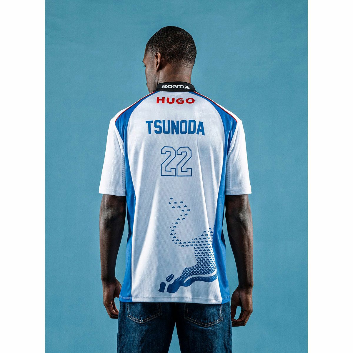 Racing Bulls｜レーシングブルズ F1 チーム 角田裕毅 ドライバーズ ポロシャツ 2025｜ホワイト｜モデル着用