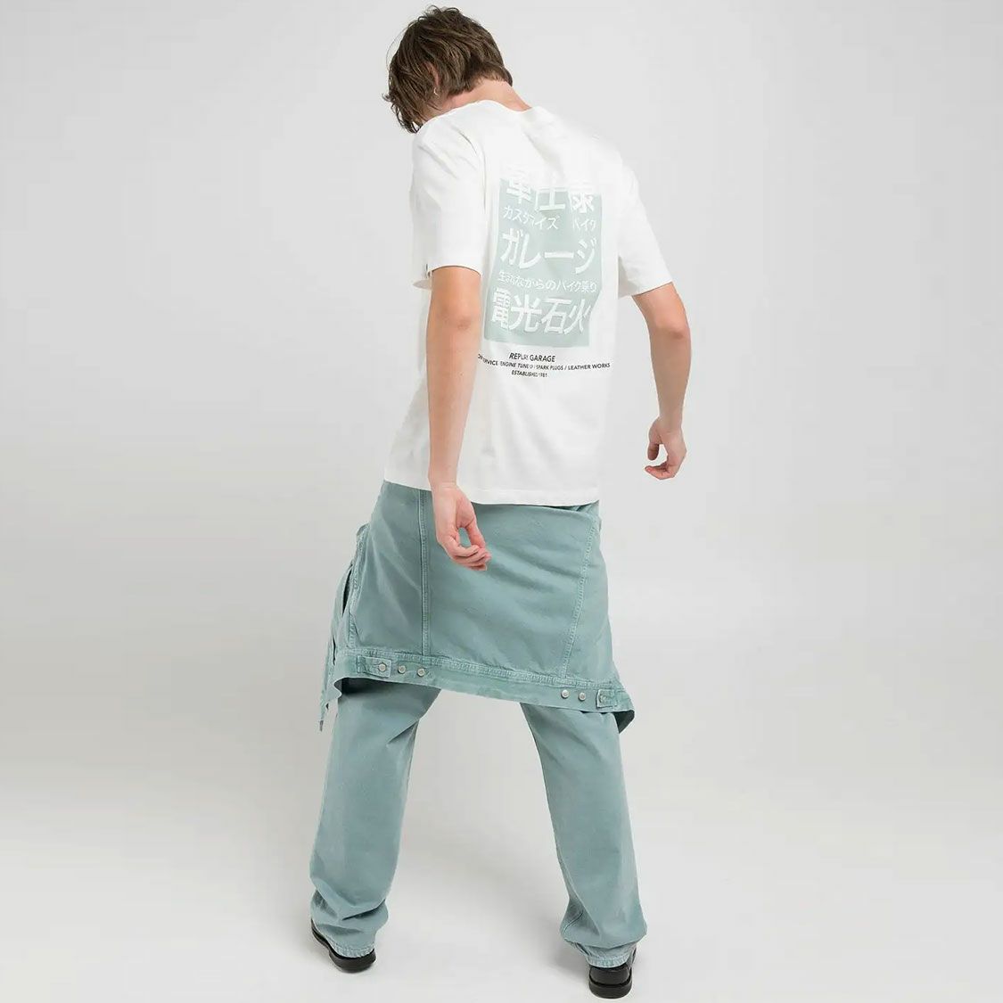 Replay｜リラックスフィット プリント Tシャツ｜ナチュラルホワイト｜モデル着用