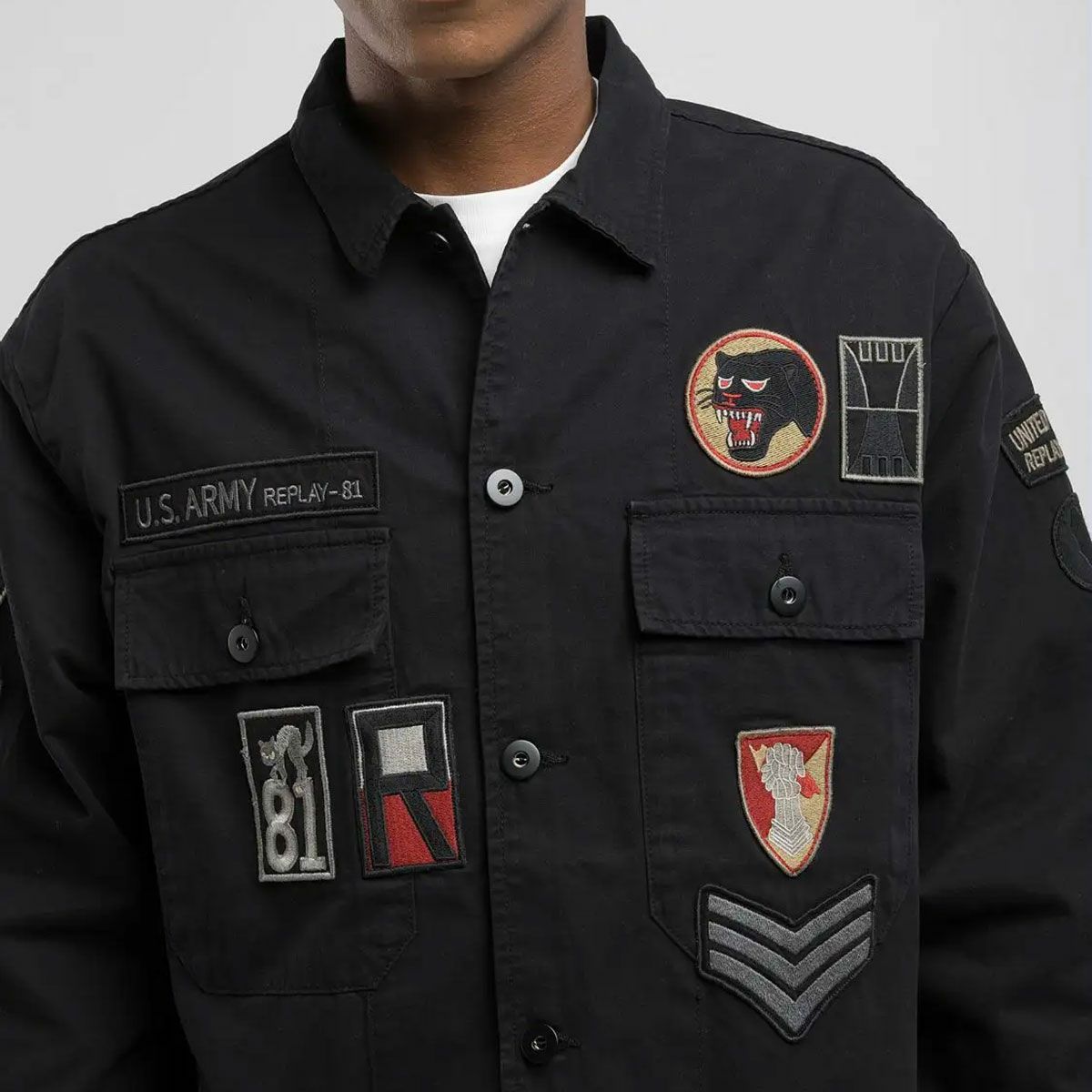 Replay｜ワッペン シャツジャケット｜ファブリック｜ブラック｜モデル着用