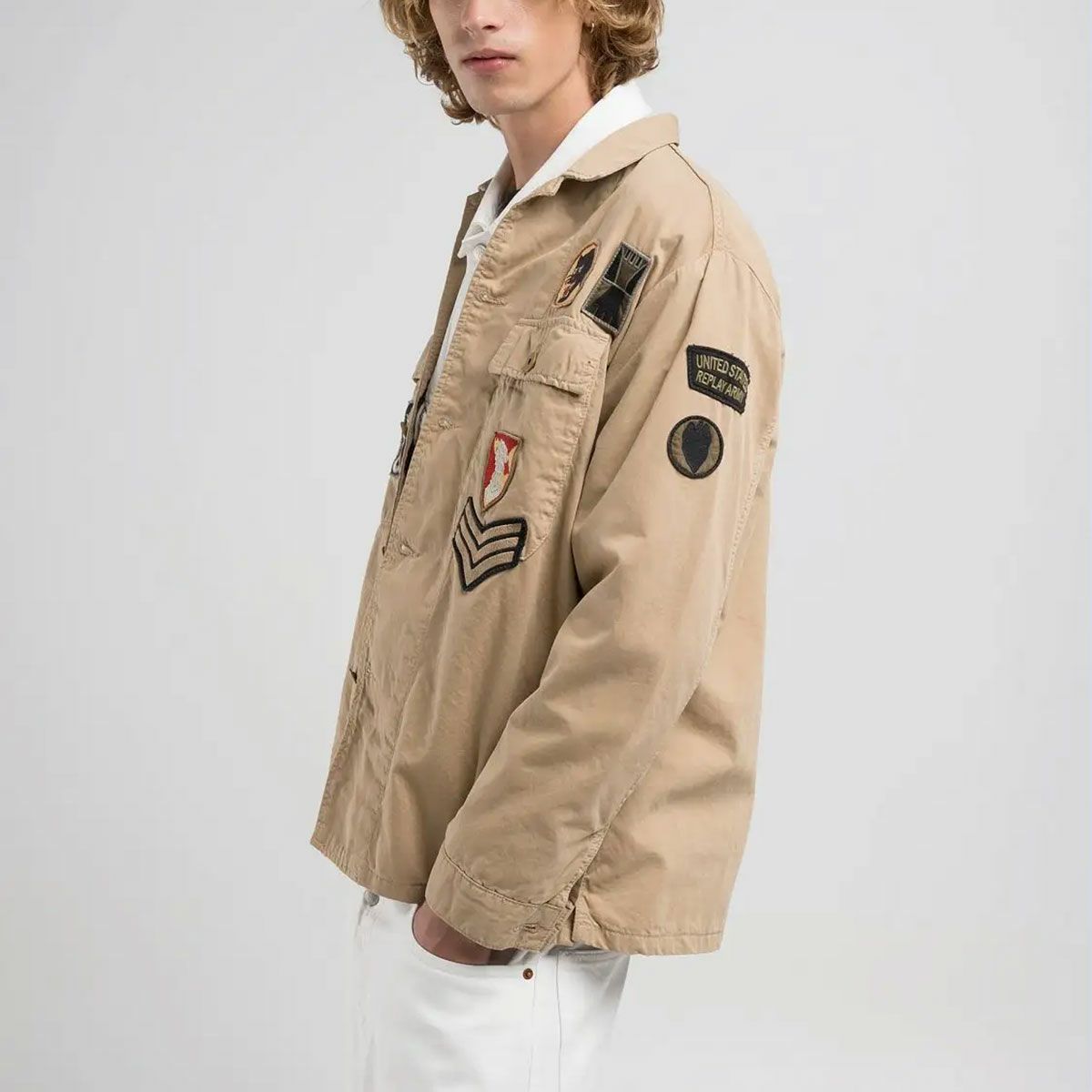 Replay｜ワッペン シャツジャケット｜ファブリック｜カーキ｜モデル着用