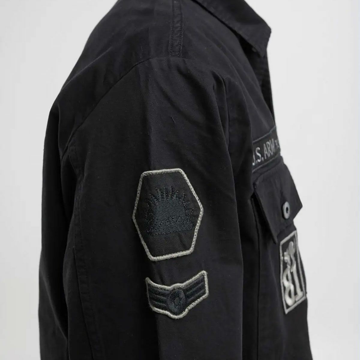 Replay｜ワッペン シャツジャケット｜ファブリック｜ブラック｜モデル着用