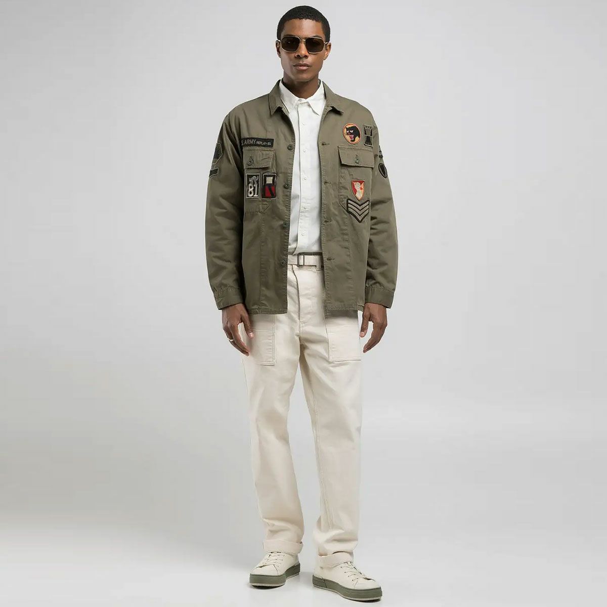 Replay｜ワッペン シャツジャケット｜ファブリック｜ピスタチオ｜モデル着用