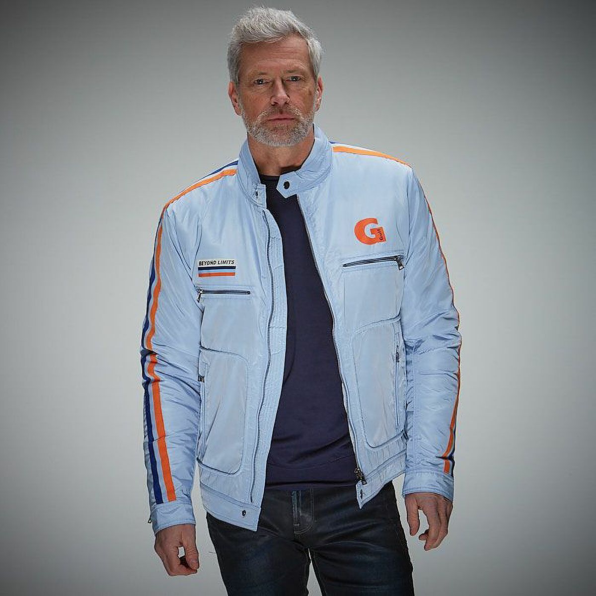 GULF｜ガルフ レーシング ジャケット｜アウター｜ライトブルー｜モデル着用