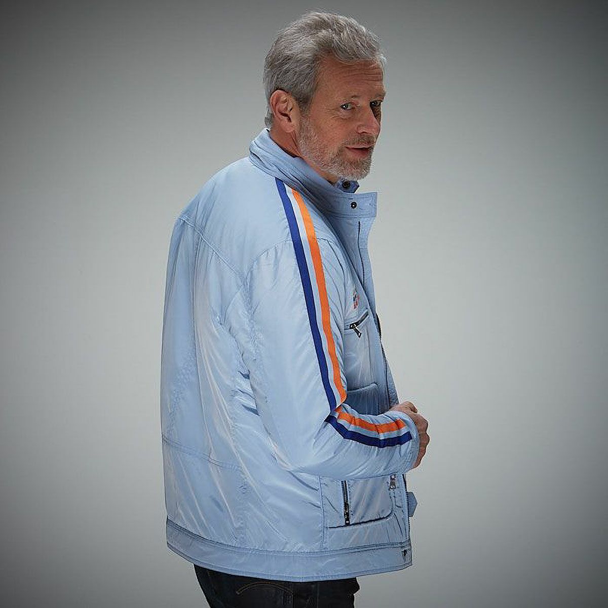 GULF｜ガルフ レーシング ジャケット｜アウター｜ライトブルー｜モデル着用