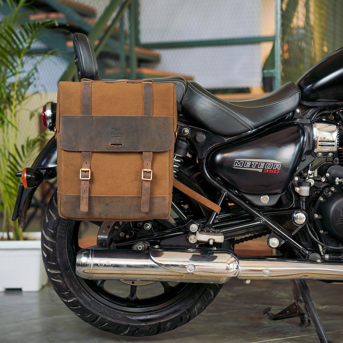 Trip Machine｜ベンチュラ サドルバッグ（左右ペア）｜サイドバッグ｜タバコブラウン｜使用イメージ
