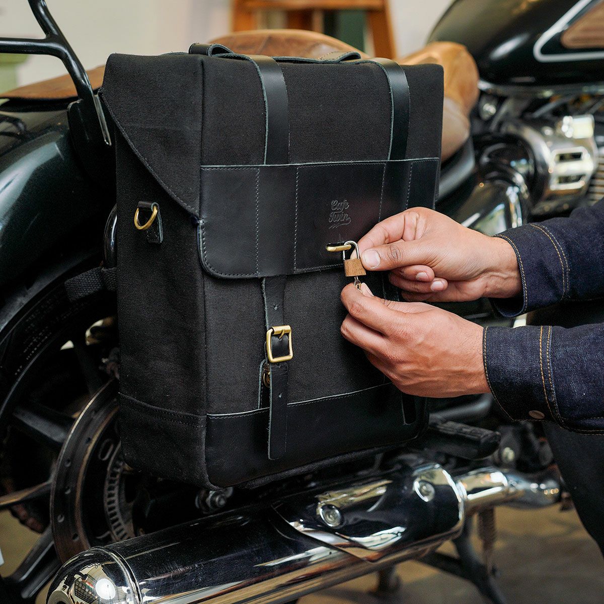 Trip Machine｜ベンチュラ サドルバッグ（左右ペア）｜サイドバッグ｜ブラック｜使用イメージTrip Machine｜ベンチュラ サドルバッグ（左右ペア）｜サイドバッグ｜ブラック｜使用イメージ