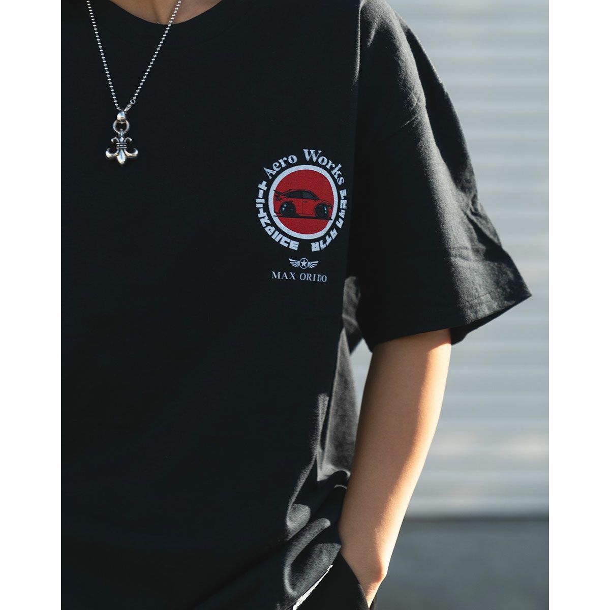MAX ORIDO｜MAX ORIDO Civic Tシャツ｜ブラック｜モデル着用