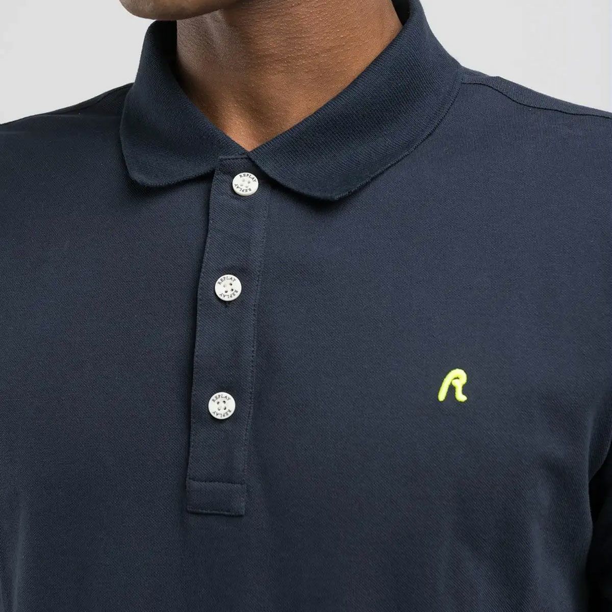 Replay｜レギュラー フィット ポロシャツ｜ダークネイビー｜モデル着用