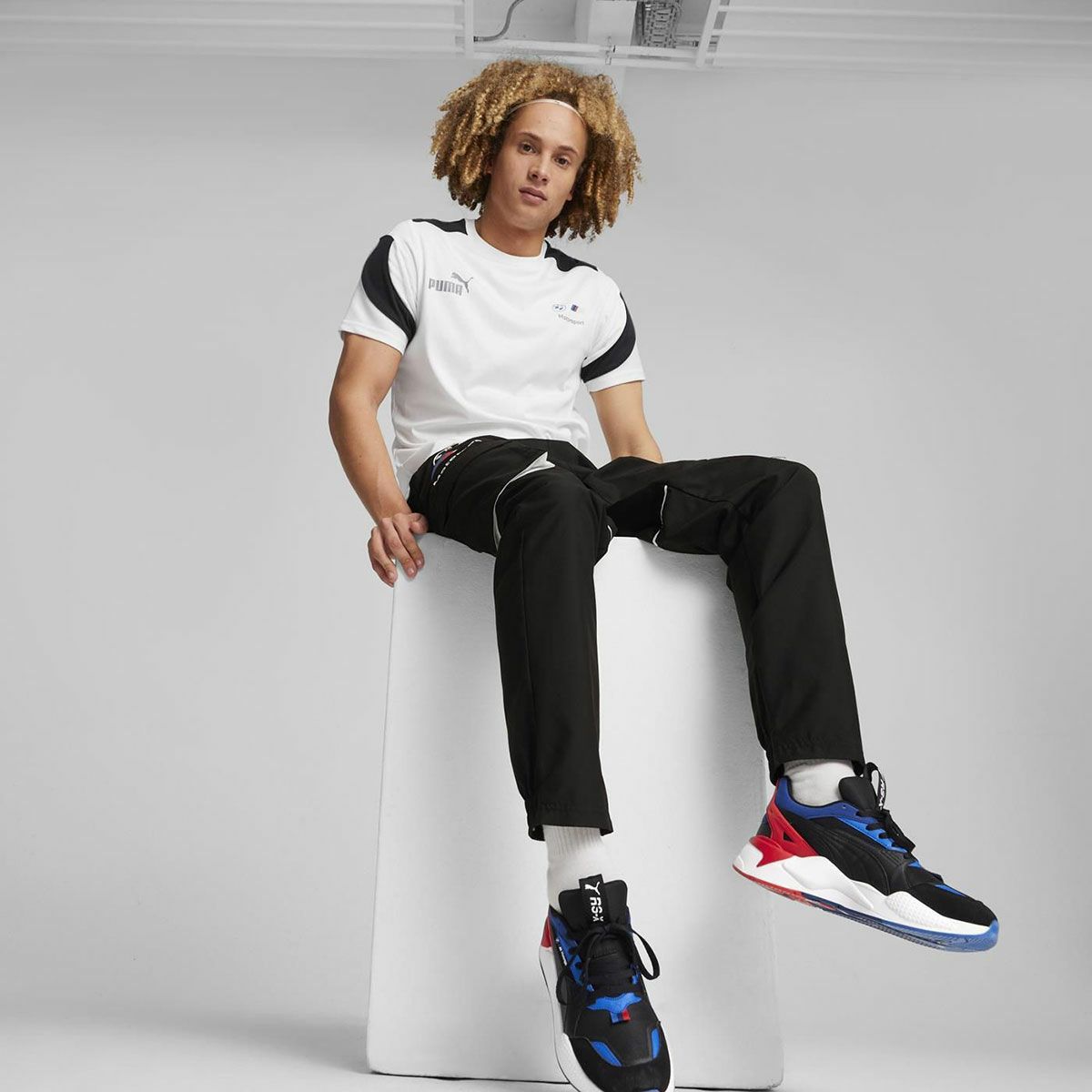 BMW PUMA｜BMW MMS MT7+ Tシャツ｜ホワイト｜モデル着用