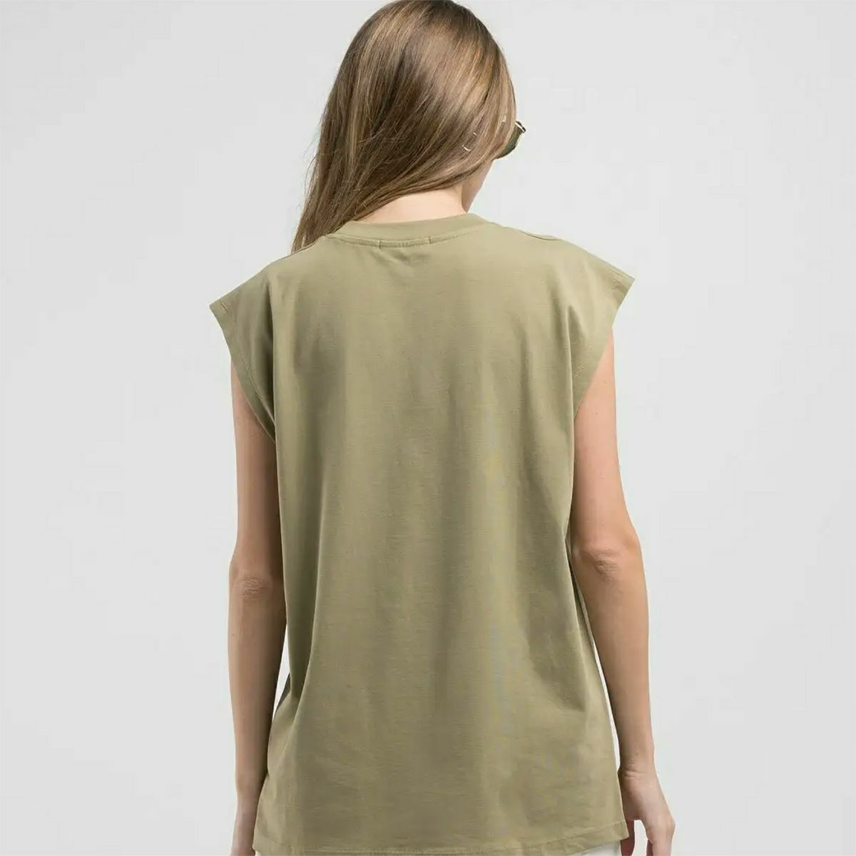 Replay｜ボーイフィット フォトプリント Tシャツ｜ライトミリタリー｜モデル着用