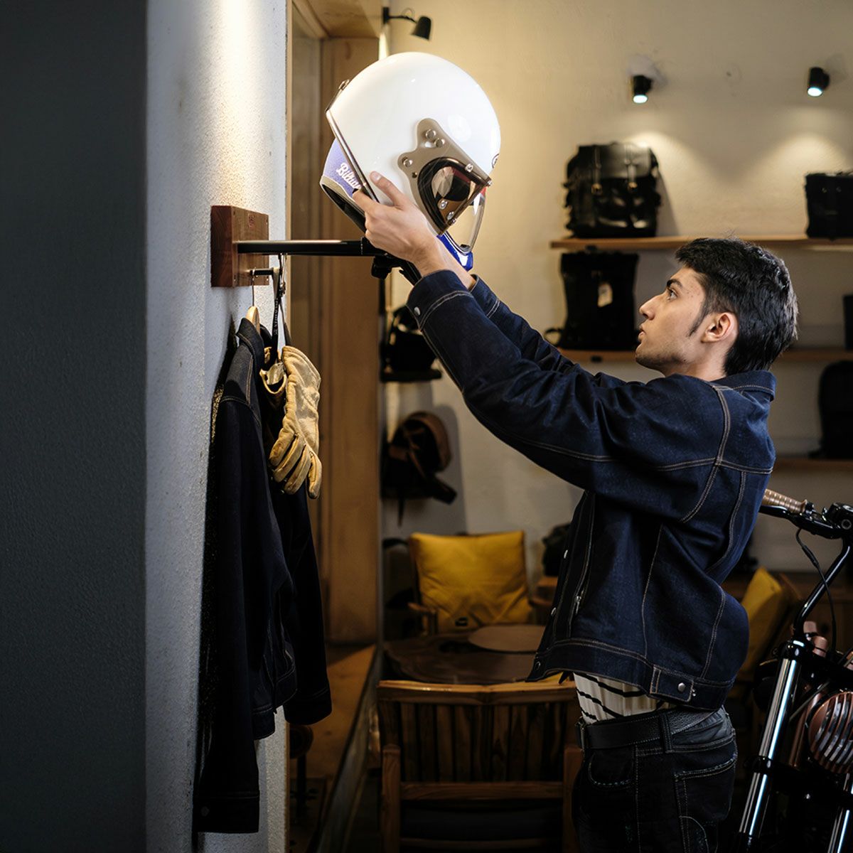 Trip Machine｜ツイン ヘルメット ハンガー｜その他雑貨｜使用イメージ