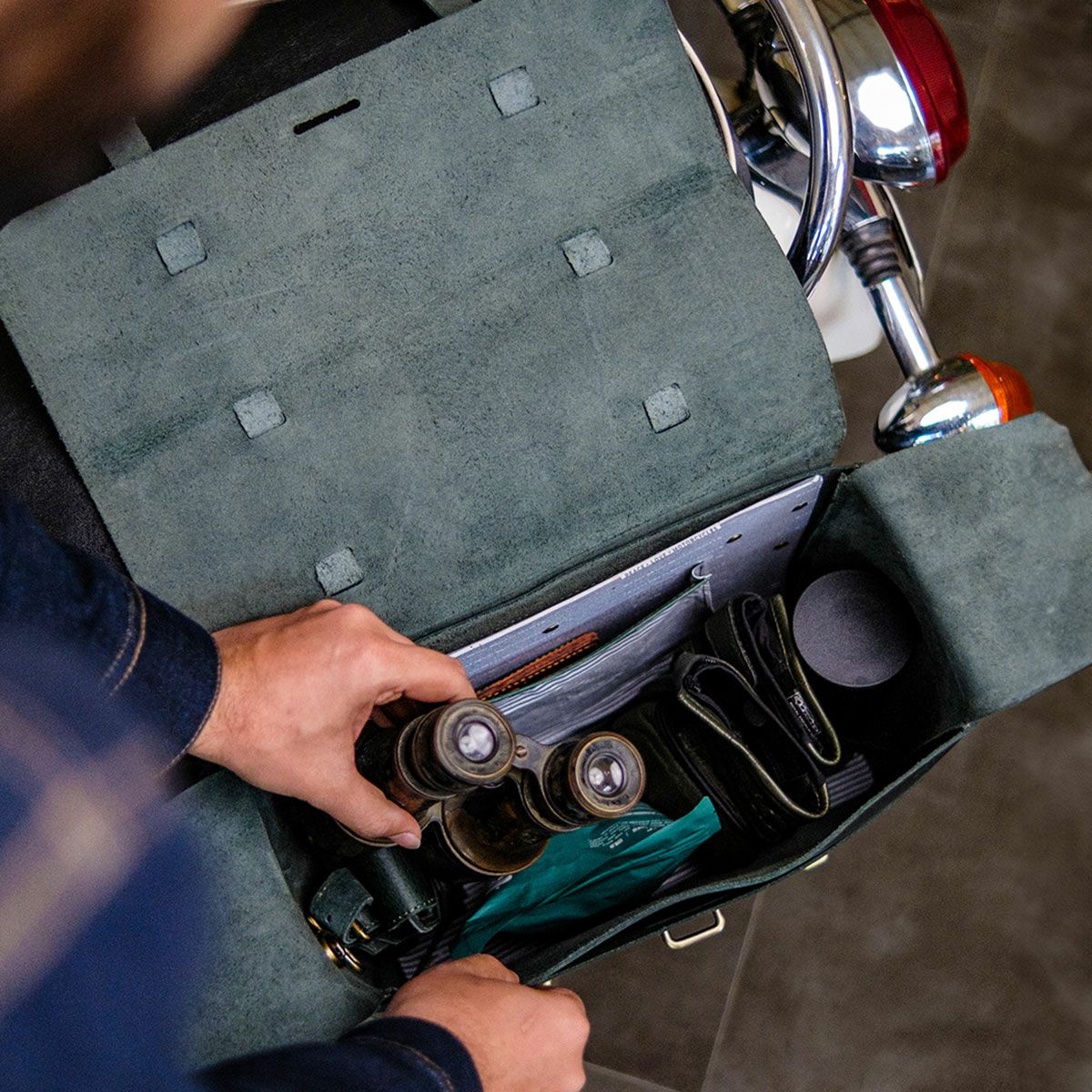 Trip Machine｜レガシー サドルバッグ（左右ペア）｜サイドバッグ｜フォレストグリーン｜使用イメージ