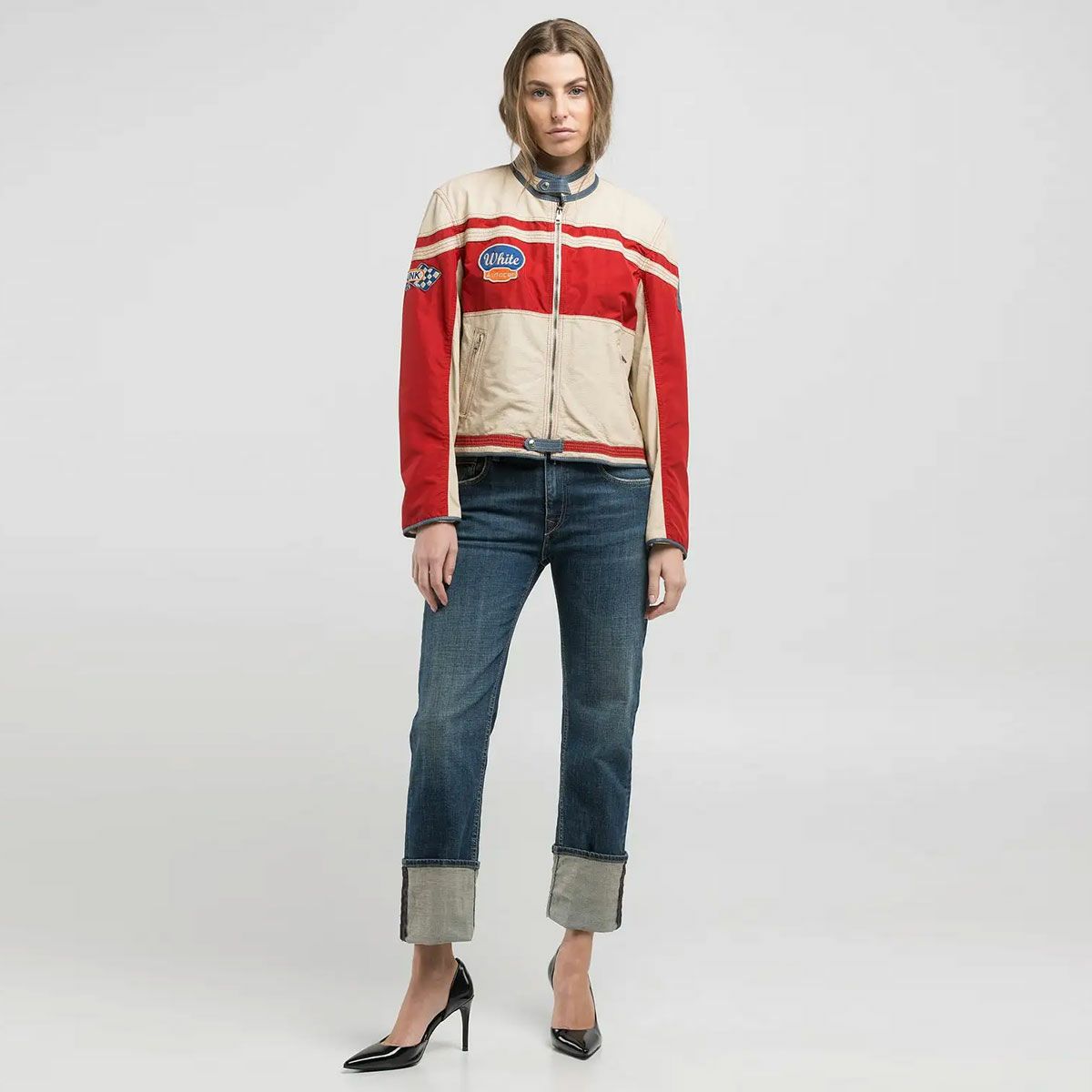 Replay｜レギュラーフィット レザージャケット｜バターホワイト×レッド×ブルー｜モデル着用