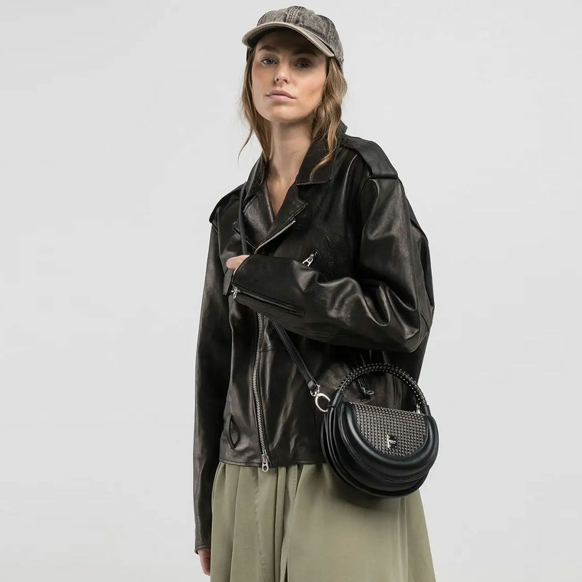 Replay｜ラペルカラー バイカージャケット｜レザー｜ブラック｜モデル着用