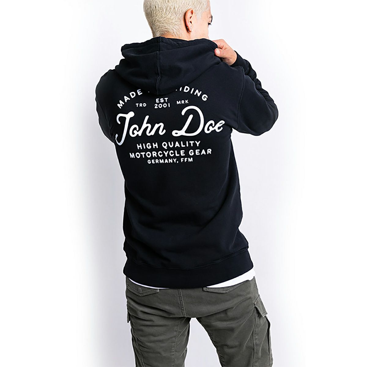 John Doe｜JD レタリングパーカー｜フーディ｜ブラック｜モデル着用