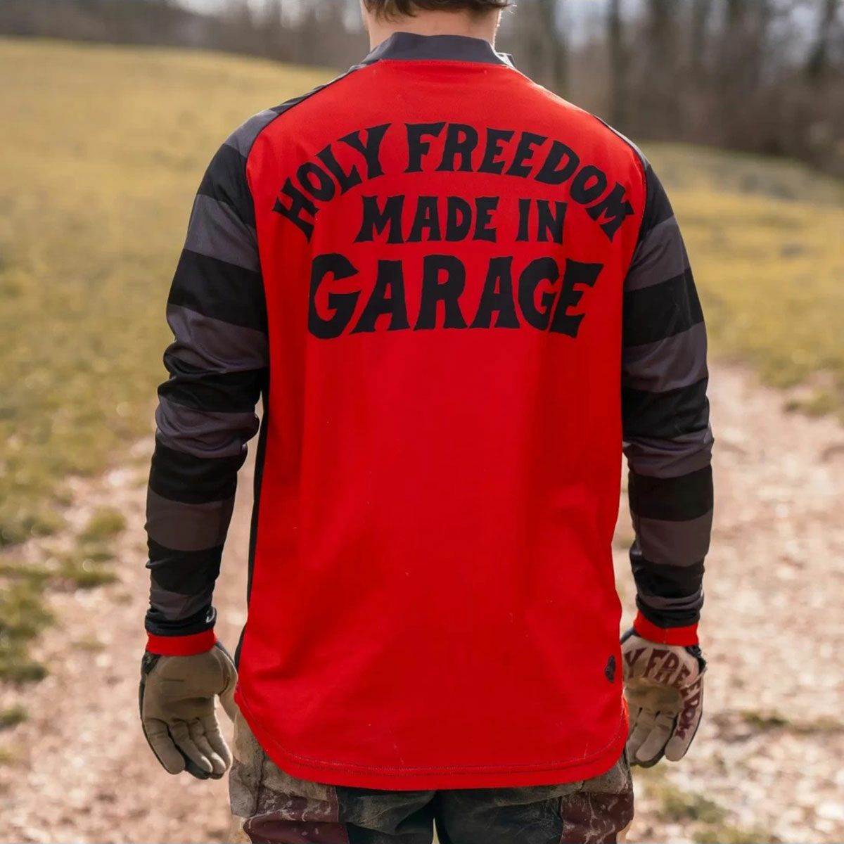 HolyFreedom｜ロッソフォッコ ジャージ｜MXジャージ｜ブラック×グレー×レッド｜モデル着用