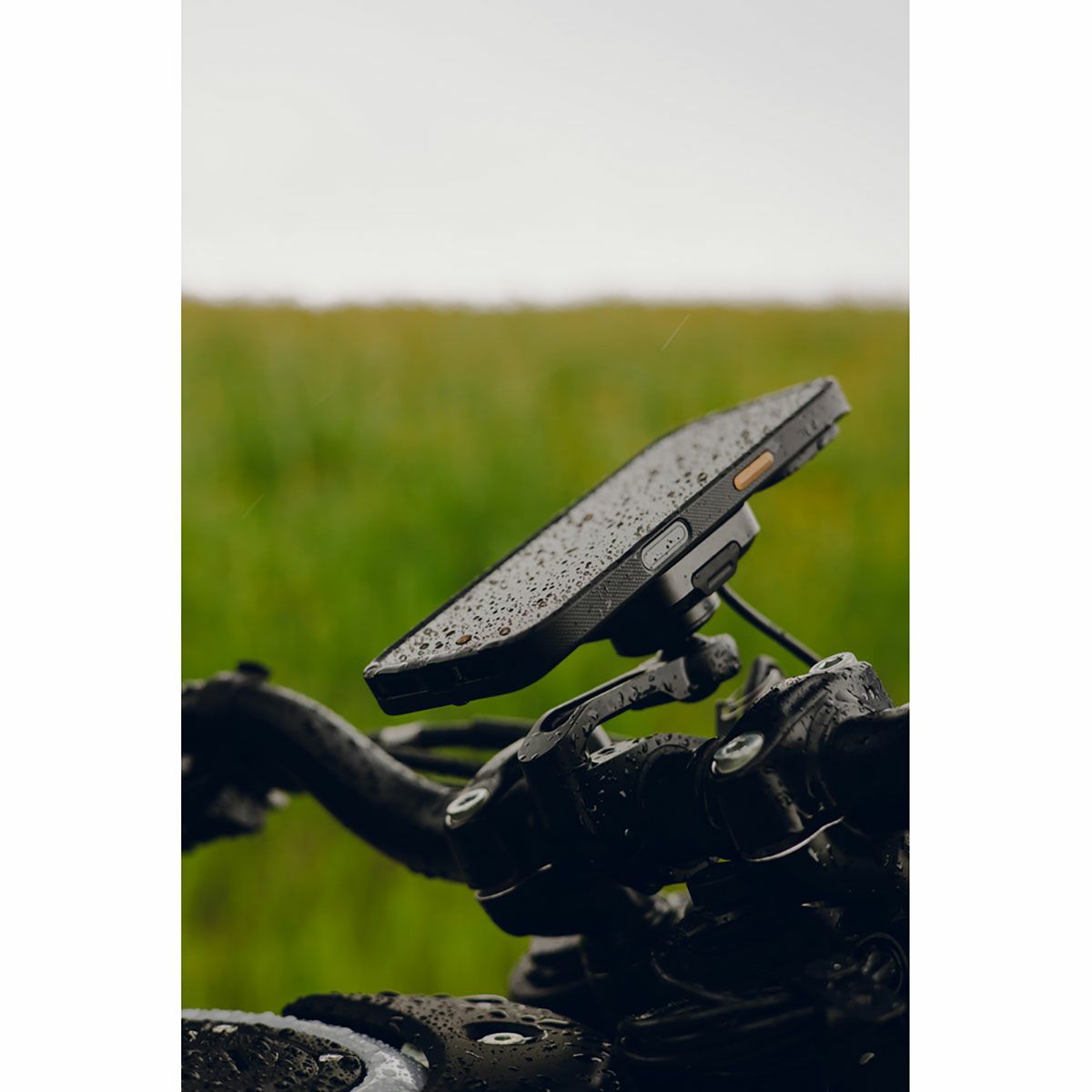 Peak Design｜ナー ケース iPhone 16 Pro / Pro Max｜その他雑貨｜使用イメージ