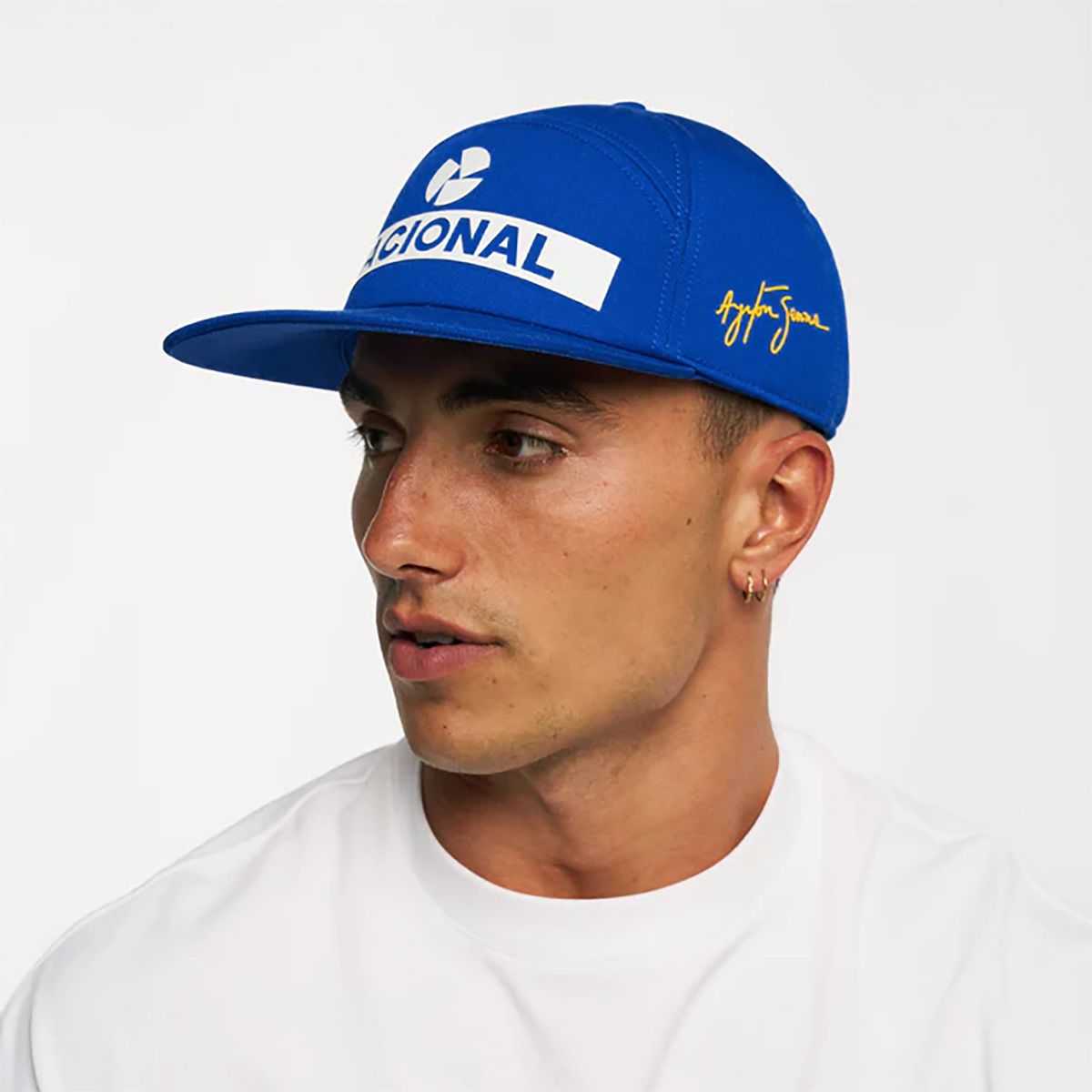 AyrtonSenna｜アイルトン・セナ 1984 オリジナル ナシオナル キャップ｜帽子｜ブルー｜モデル着用