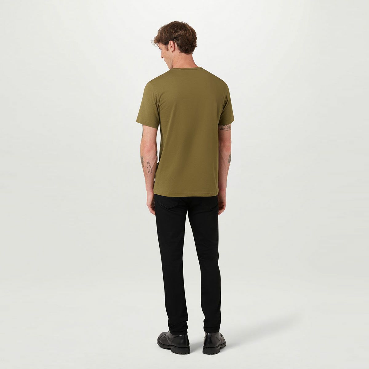 BELSTAFF｜フェニックス Tシャツ｜ベルスタッフオリーブ｜モデル着用