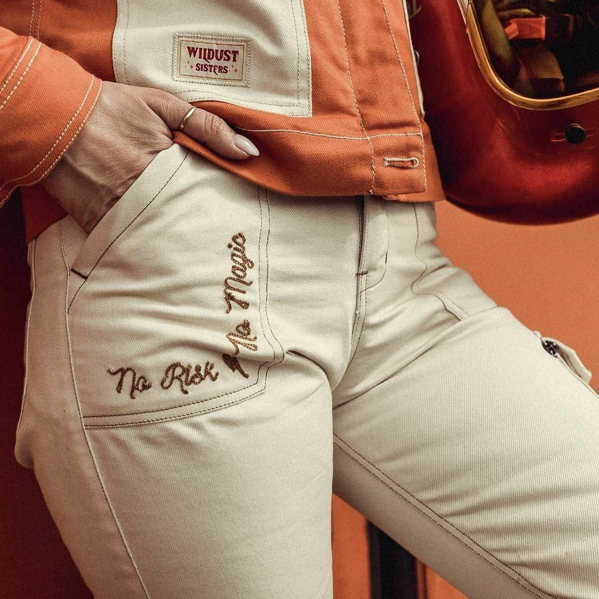 WILDUST｜オーバーランド カーゴパンツ｜チノ・カーゴ｜エクリュ｜モデル着用