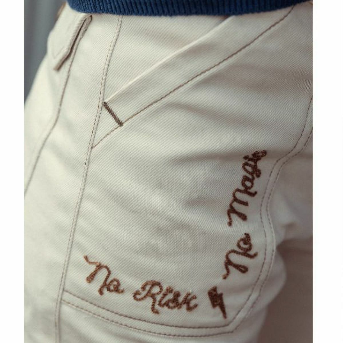 WILDUST｜オーバーランド カーゴパンツ｜チノ・カーゴ｜エクリュ｜モデル着用